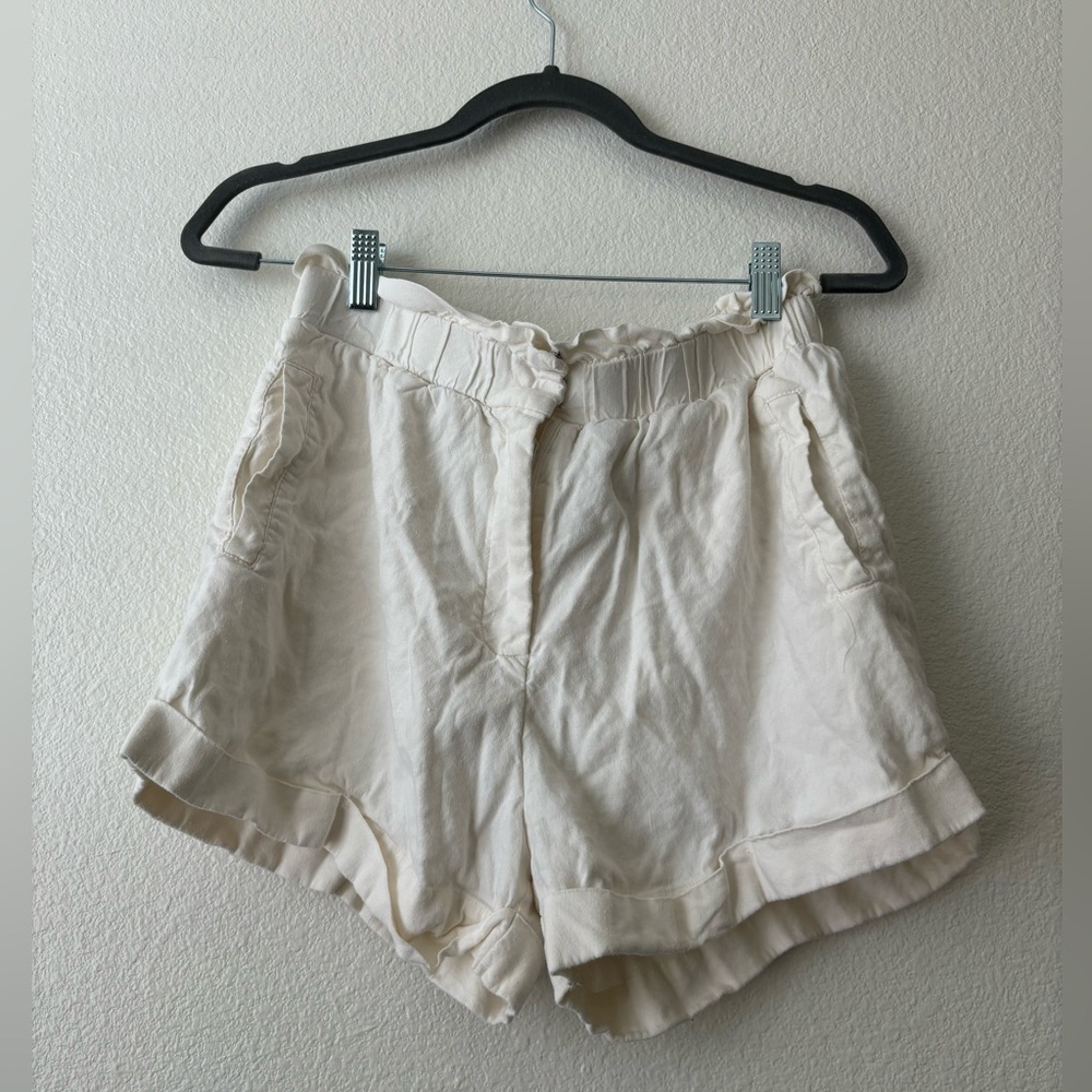 White Shorts, M